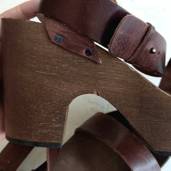 Giulia Taddeucci Ankle Strappy Wood Block Sandals - Picture 10 of 11